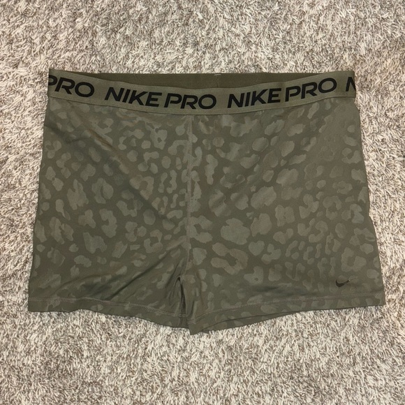 Nike Plus Size Women’s 3” Shorts • Nike Pro Compression Shorts • Olive Green - Picture 1 of 1